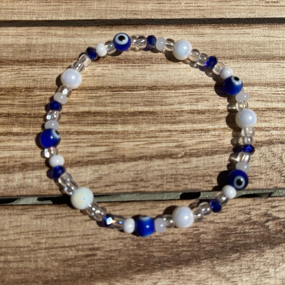Evil Eye Stretch Bracelet handmade NWOT women’s jewelry